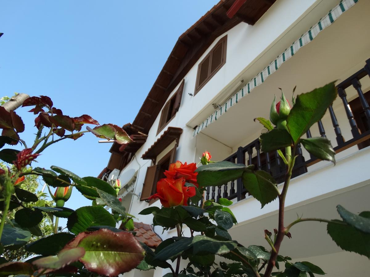 Christakos Apartments Nea Vrasna Exterior photo